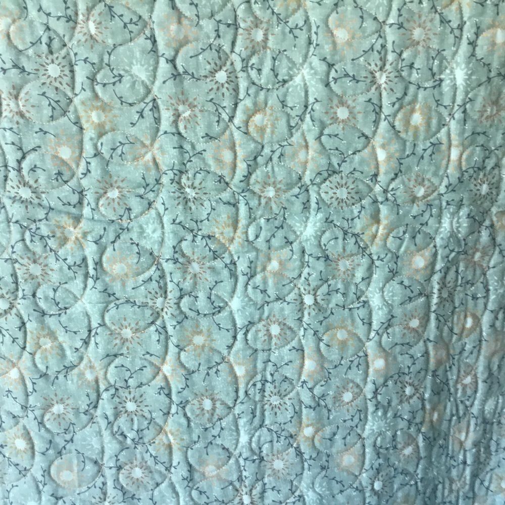 Handmade Quilt & 3 Pillows Set - Picture 13 of 14